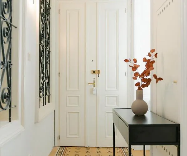 Cozy Perfect For 4-6 Tv Metro Self-checkin Apartment Wien