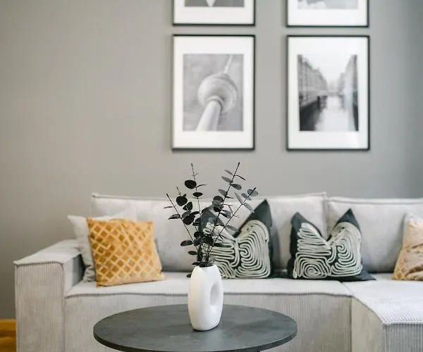 Cozy Perfect For 4-6 Tv Metro Self-checkin *