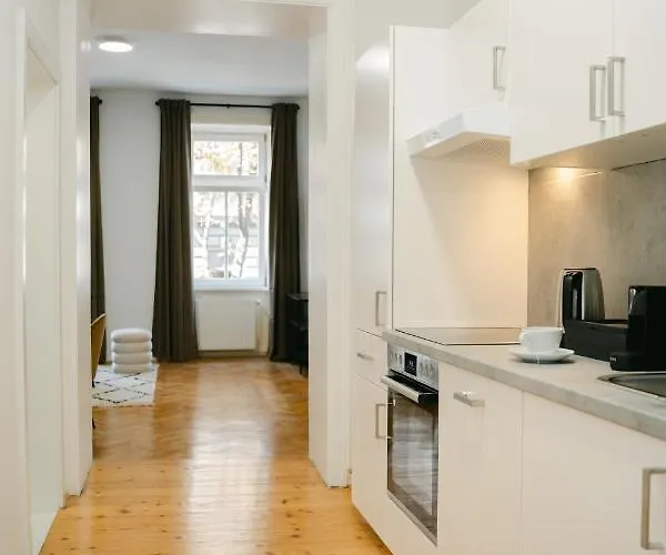 Cozy Perfect For 4-6 Tv Metro Self-checkin *